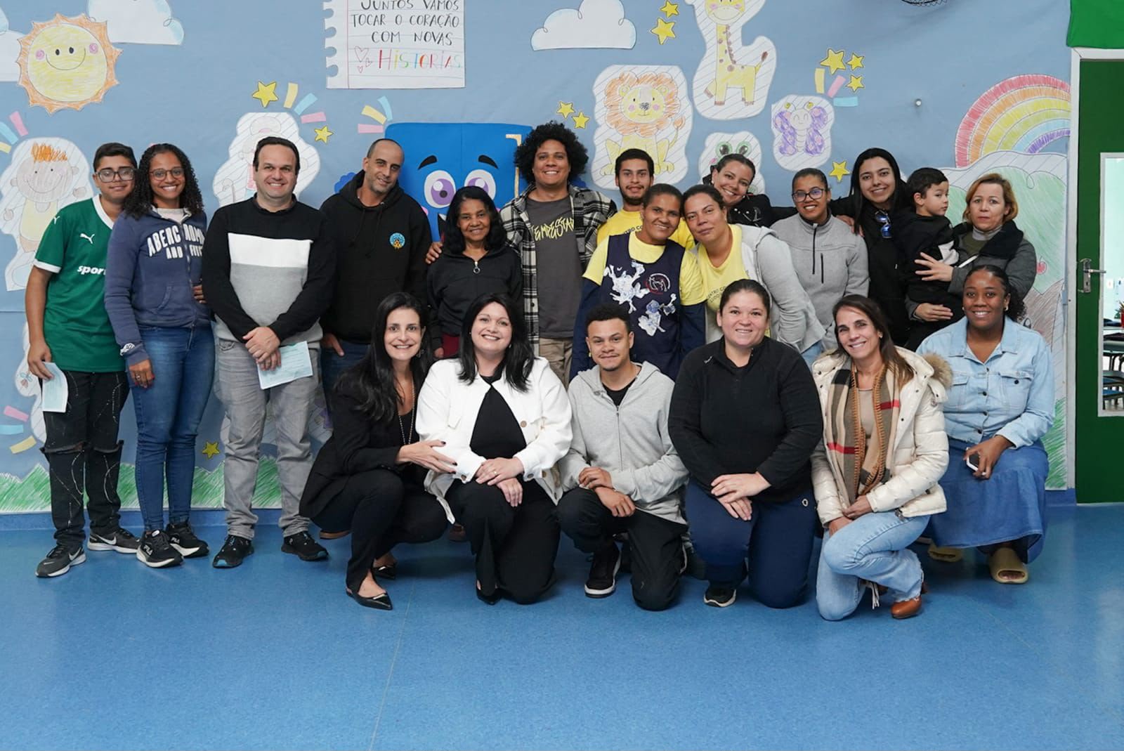 Encerramento com a equipe e participantes do Centro Comunitário Ludovico Padovani.